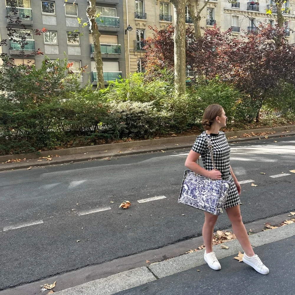 Chic Mini - Picture 2 of 4